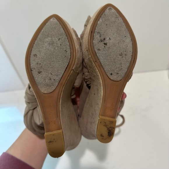 Enzo Angiolini Beige Draped Wedge Heels - Picture 6 of 6